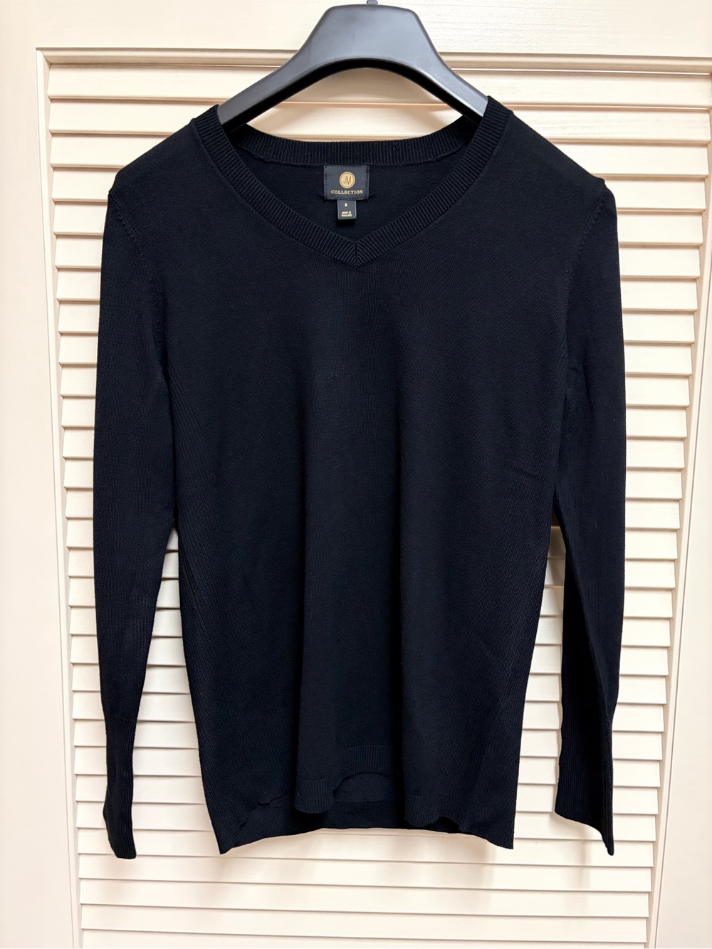 JM Collection Black V Neck Sweater Women Small Gold Button Sleeve Lightweight